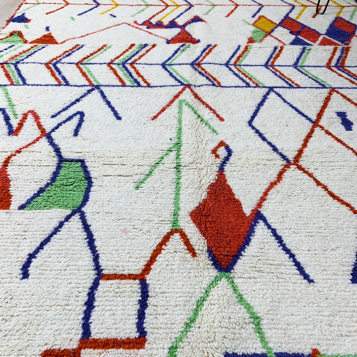 Moroccan area Rug, Berber shag rug, White wool rug, hand-knotted rugs, Azilal area rug