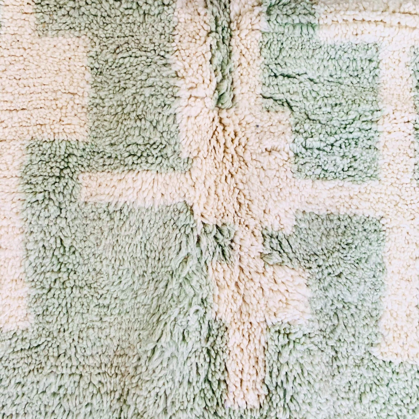 Green and White Moroccan Shag Rug - Geometric Pattern