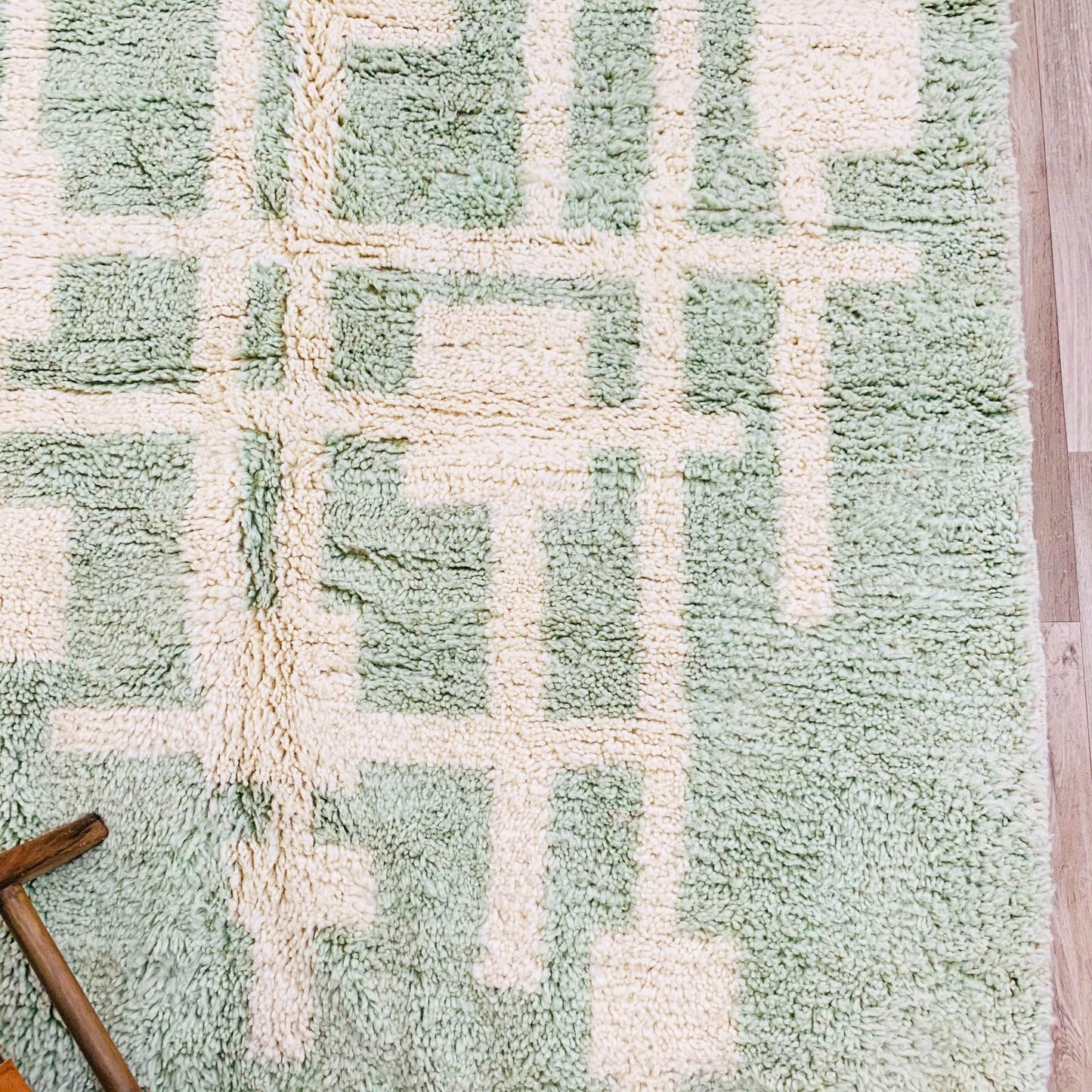 Green and White Moroccan Shag Rug - Geometric Pattern