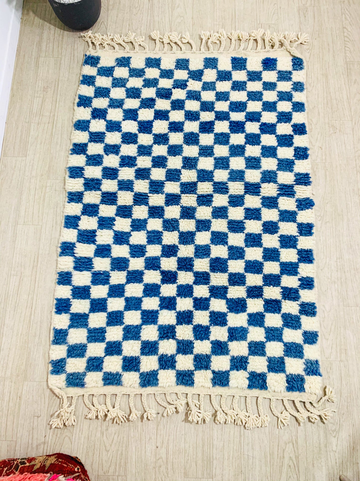 blue-and-white-moroccan-checkered-rug