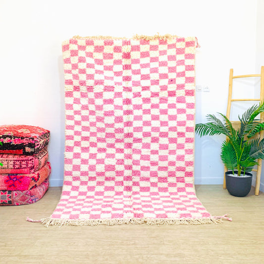 pink-and-white-moroccan-checkered-rug